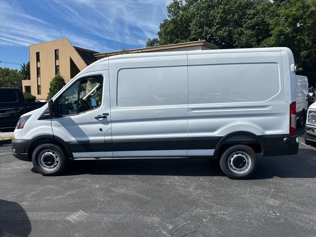 Photo of 2025 OXFORD WHITE Ford Transit-250