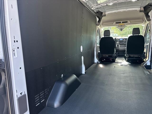 Photo of 2025 OXFORD WHITE Ford Transit-250
