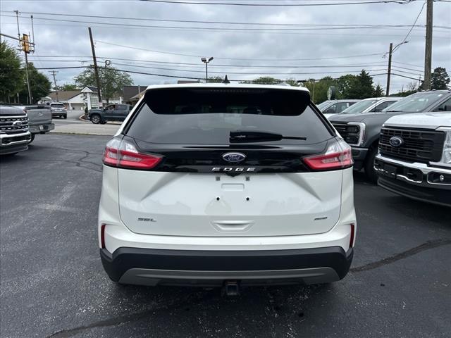 Photo of 2022 STAR WHITE Ford Edge