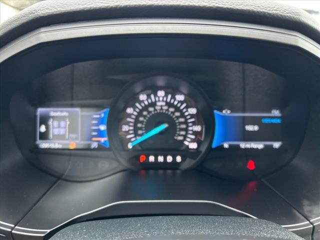 Photo of 2022 STAR WHITE Ford Edge