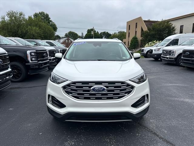 Photo of 2022 STAR WHITE Ford Edge