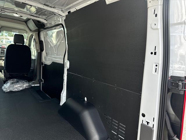 Photo of 2025 OXFORD WHITE Ford Transit-250
