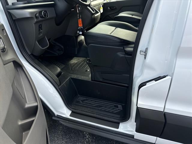 Photo of 2025 OXFORD WHITE Ford Transit-250