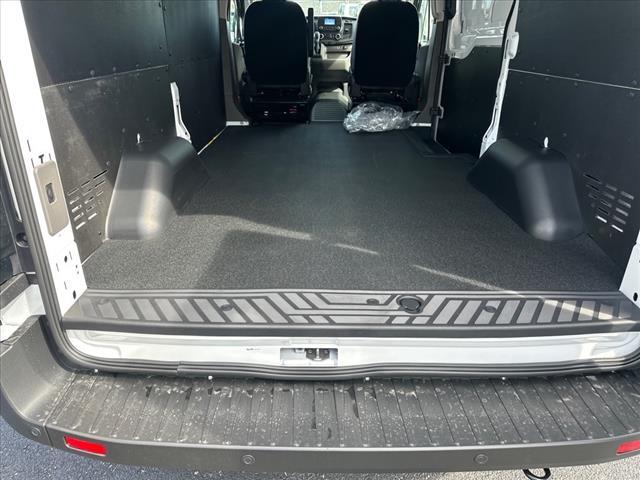 Photo of 2025 OXFORD WHITE Ford Transit-250