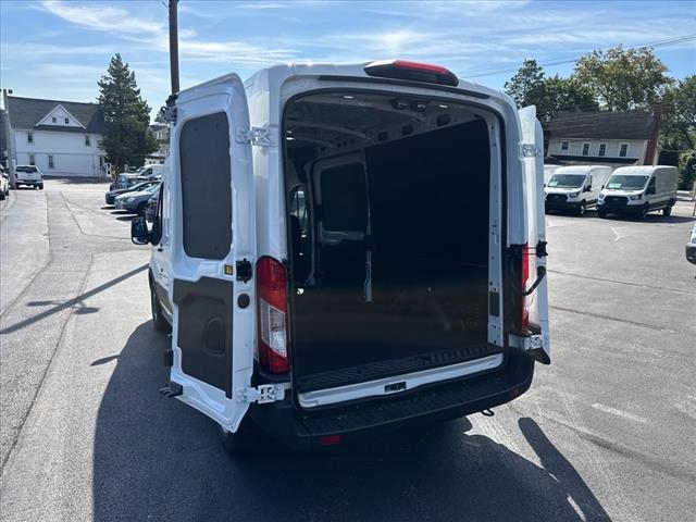 Photo of 2025 OXFORD WHITE Ford Transit-250