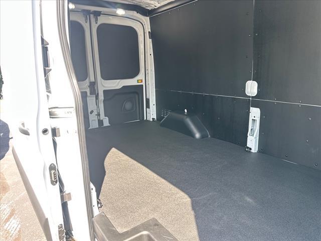 Photo of 2025 OXFORD WHITE Ford Transit-250