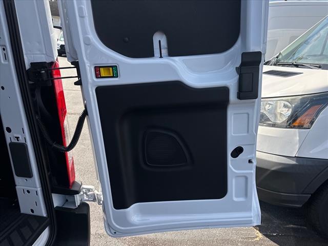 Photo of 2025 OXFORD WHITE Ford Transit-250