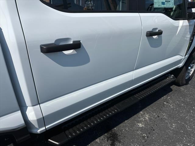 Photo of 2025 OXFORD WHITE Ford F-250