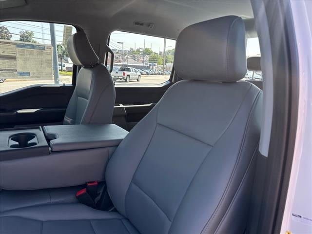 Photo of 2025 OXFORD WHITE Ford F-250