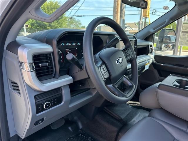 Photo of 2025 OXFORD WHITE Ford F-250