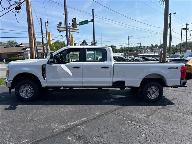 Photo of 2025 OXFORD WHITE Ford F-250