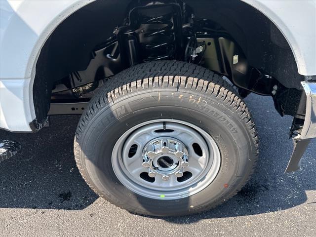 Photo of 2025 OXFORD WHITE Ford F-250
