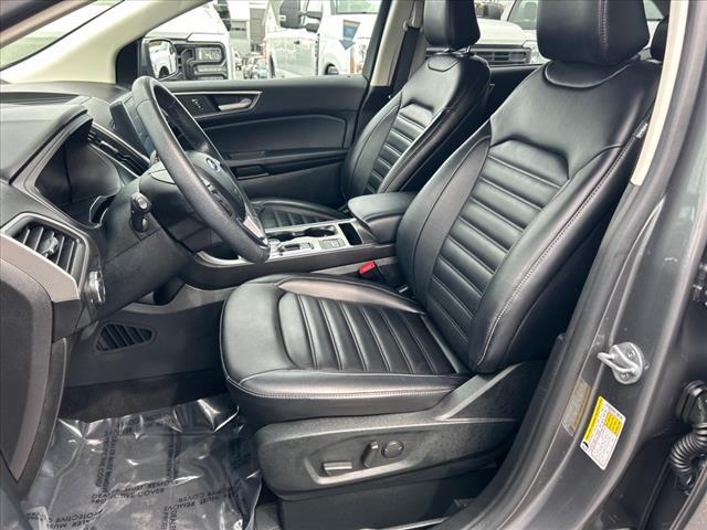 Photo of 2022 Carbonized Gray Metallic Ford Edge