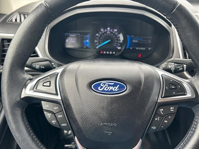 Photo of 2022 Carbonized Gray Metallic Ford Edge