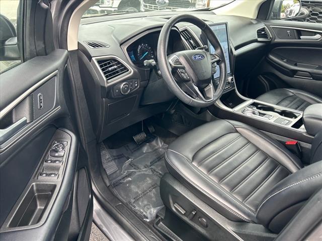 Photo of 2022 Carbonized Gray Metallic Ford Edge