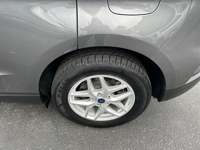 Photo of 2022 Carbonized Gray Metallic Ford Edge
