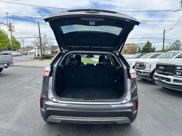 Photo of 2022 Carbonized Gray Metallic Ford Edge