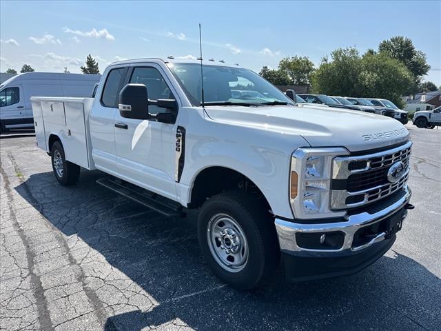 Photo of 2025 Oxford White Ford F-350