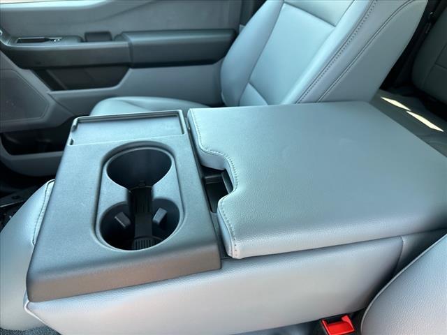 Photo of 2025 Oxford White Ford F-350