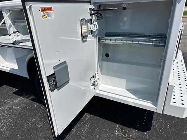 Photo of 2025 Oxford White Ford F-350