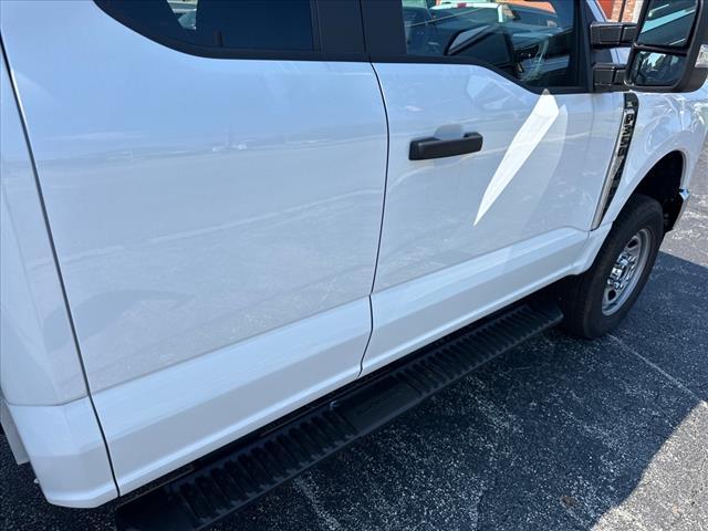 Photo of 2025 Oxford White Ford F-350