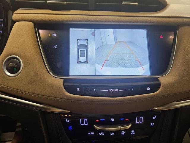 Photo of 2017 Crystal White Tricoat Cadillac XT5