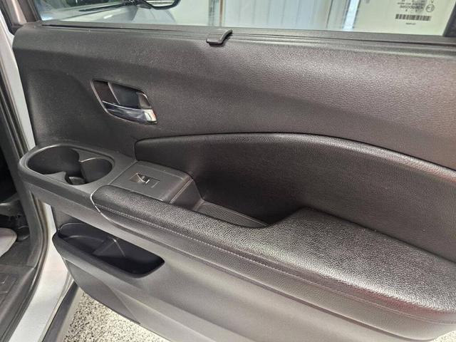 Photo of 2016 Lunar Silver Metallic Honda Pilot