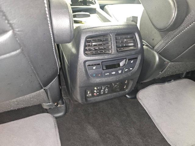 Photo of 2016 Lunar Silver Metallic Honda Pilot