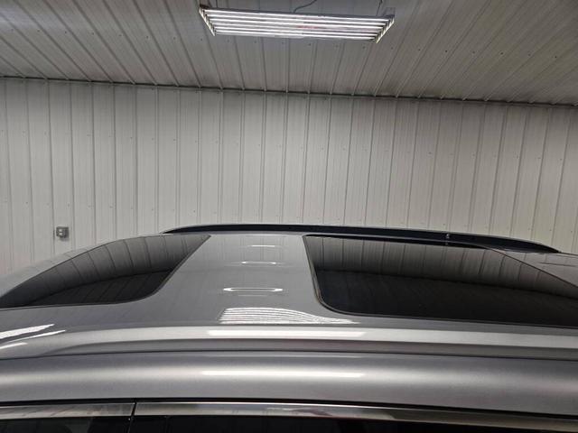 Photo of 2016 Lunar Silver Metallic Honda Pilot