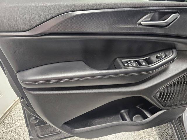 Photo of 2024 Baltic Gray Metallic Clearcoat Jeep Grand Cherokee L