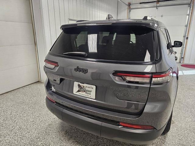 Photo of 2024 Baltic Gray Metallic Clearcoat Jeep Grand Cherokee L
