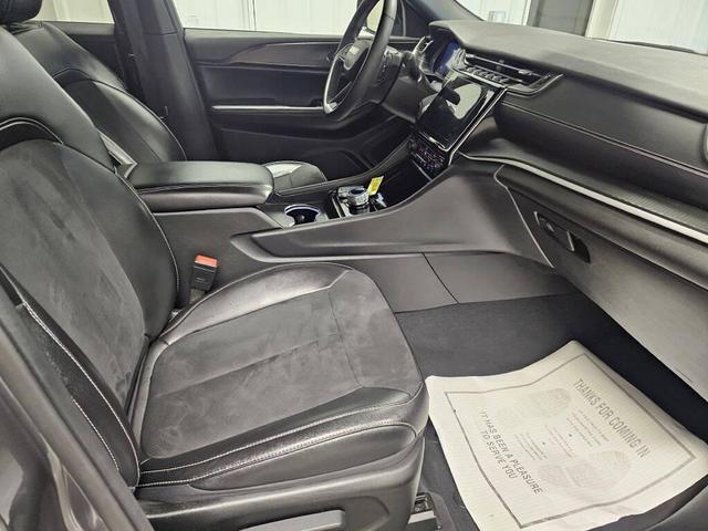 Photo of 2024 Baltic Gray Metallic Clearcoat Jeep Grand Cherokee L
