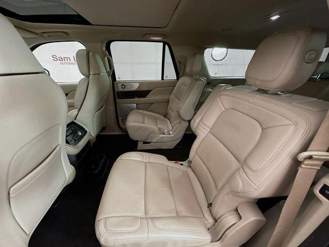 Photo of 2020 Ceramic White Lincoln Navigator