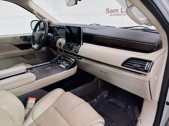 Photo of 2020 Ceramic White Lincoln Navigator