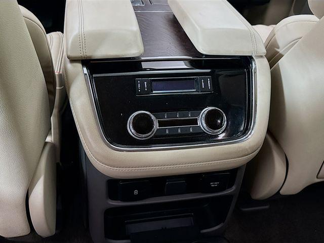 Photo of 2020 Ceramic White Lincoln Navigator