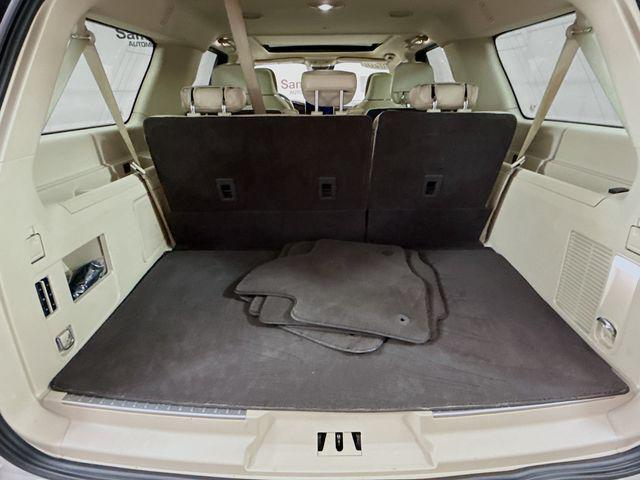 Photo of 2020 Ceramic White Lincoln Navigator