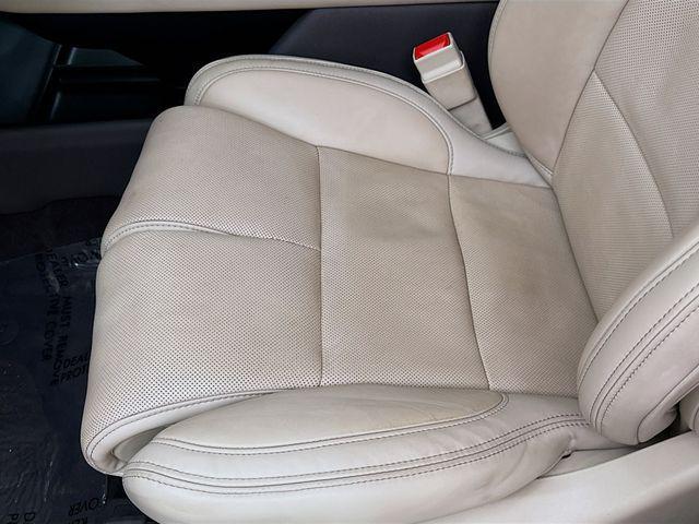 Photo of 2020 Ceramic White Lincoln Navigator