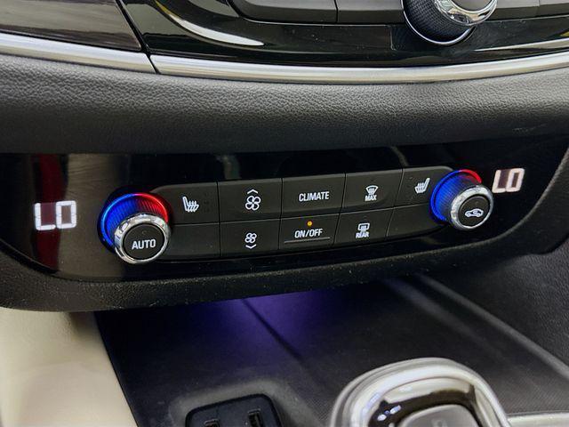 Photo of 2019 White Frost Tricoat Buick Enclave