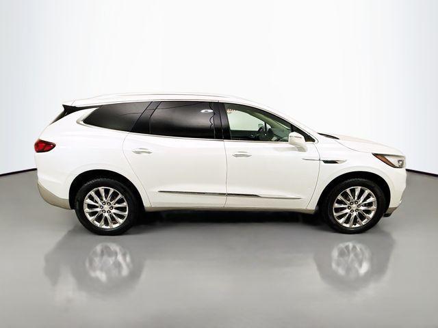 Photo of 2019 White Frost Tricoat Buick Enclave