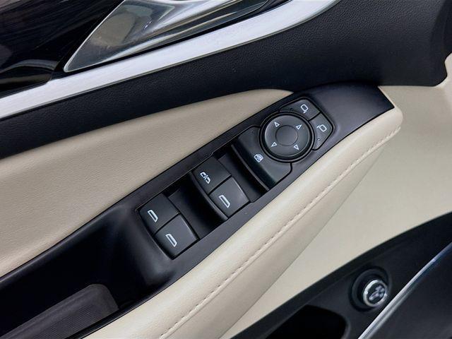 Photo of 2019 White Frost Tricoat Buick Enclave