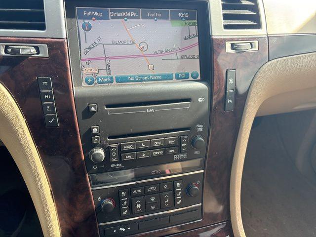 Photo of 2009 White Diamond Clearcoat Cadillac Escalade EXT