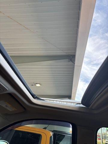 Photo of 2009 White Diamond Clearcoat Cadillac Escalade EXT