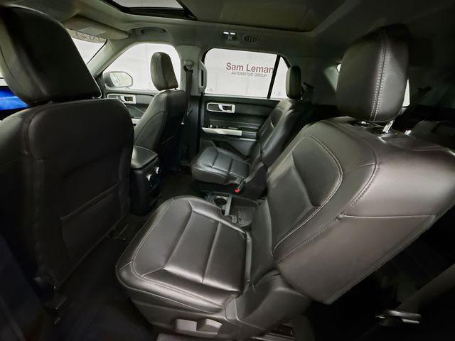 Photo of 2021 Atlas Blue Metallic Ford Explorer