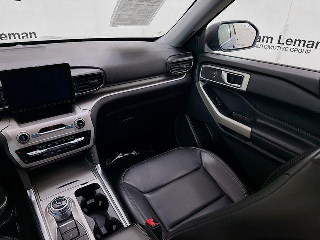 Photo of 2021 Atlas Blue Metallic Ford Explorer