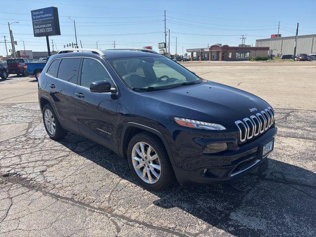 Photo of 2016 True Blue Pearlcoat Jeep Cherokee