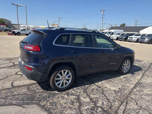 Photo of 2016 True Blue Pearlcoat Jeep Cherokee