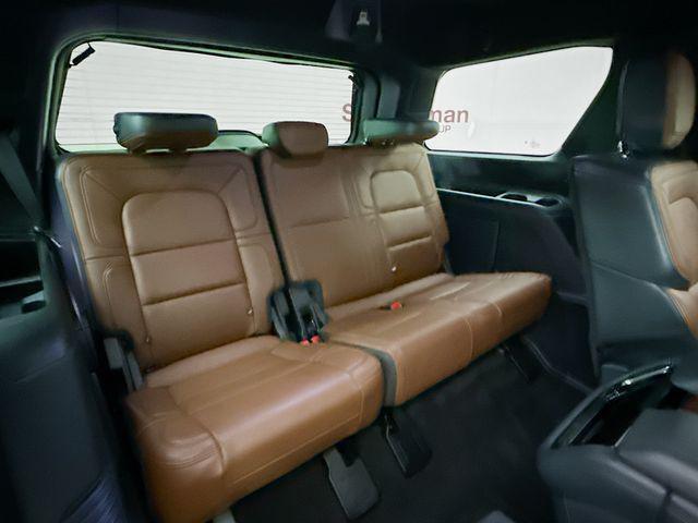 Photo of 2024 Ceramic Pearl Metallic Tri-Coat Lincoln Navigator