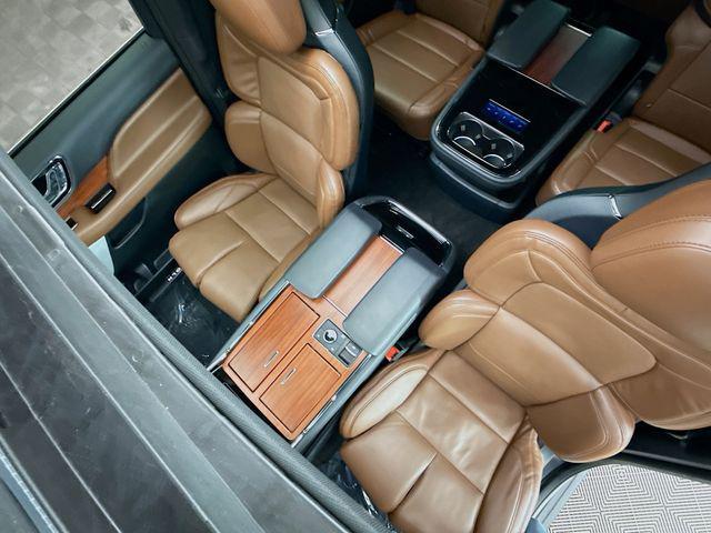 Photo of 2024 Ceramic Pearl Metallic Tri-Coat Lincoln Navigator