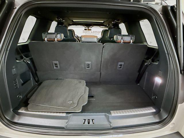 Photo of 2024 Ceramic Pearl Metallic Tri-Coat Lincoln Navigator