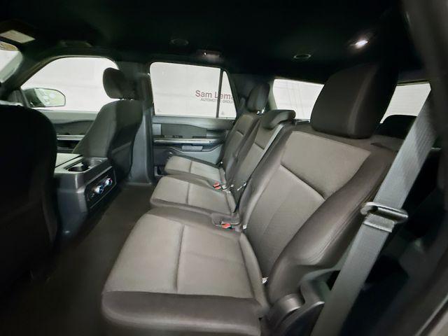Photo of 2021 Magnetic Ford Expedition